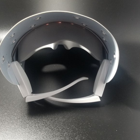 YouthLab Auralight Three-Color Light Face Mask - Picture 11 of 11